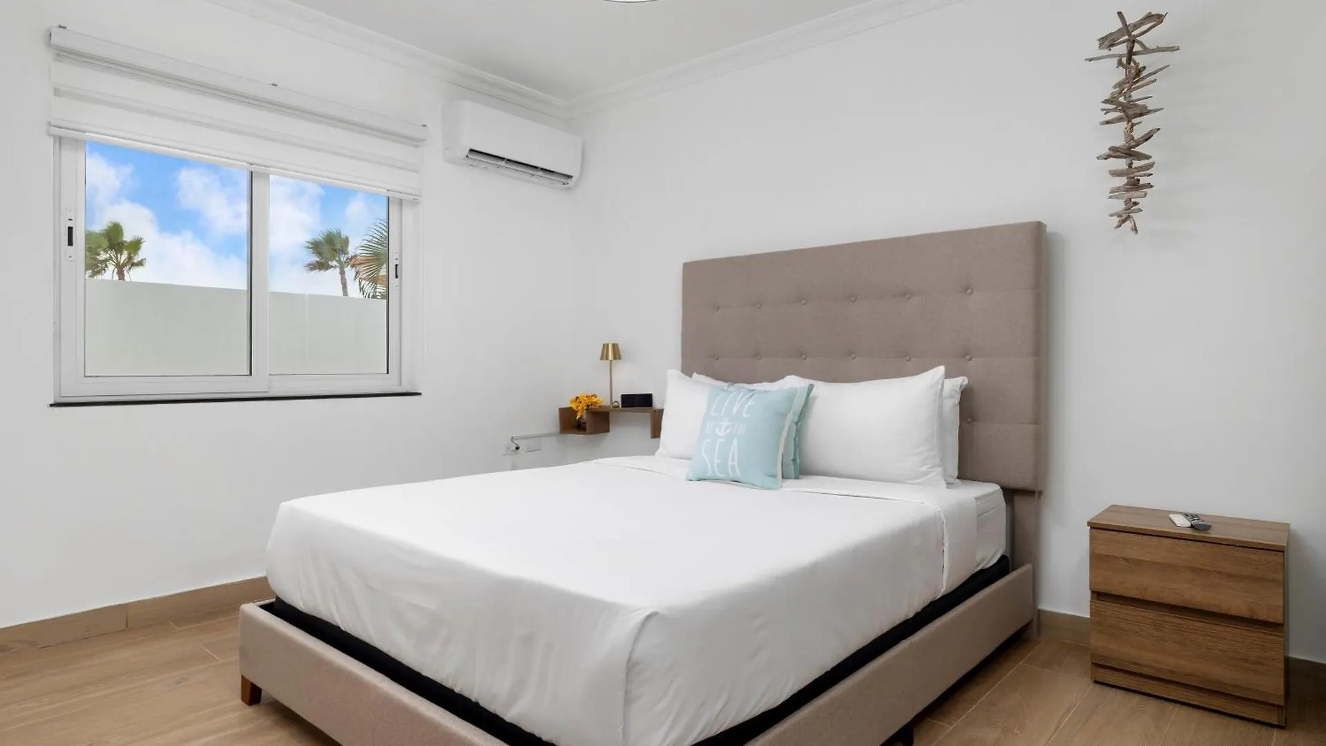 Salina Breeze Sea View Villa & Rooftop By Bocobay Palm Beach