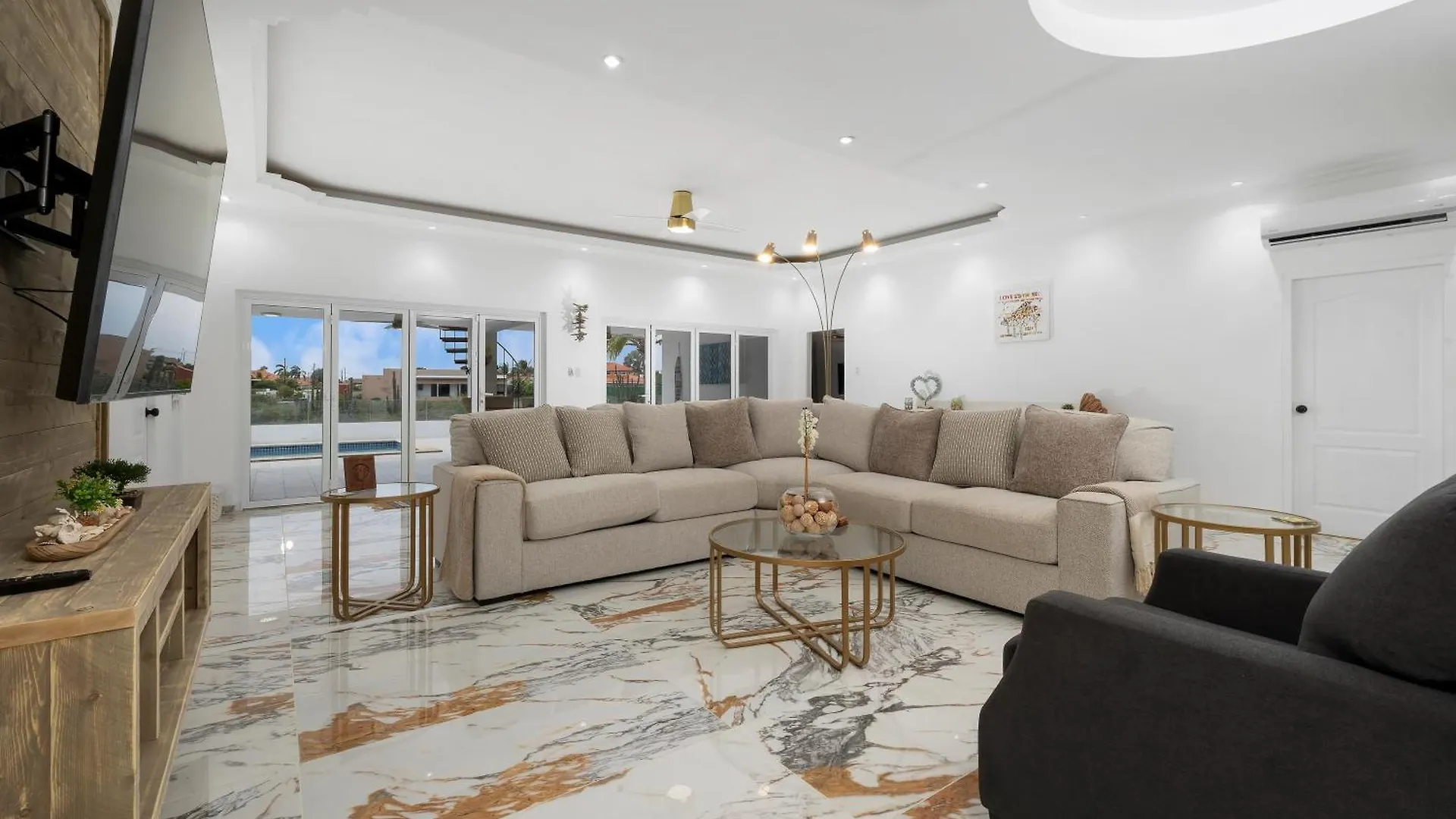 Salina Breeze Sea View Villa & Rooftop By Bocobay Palm Beach
