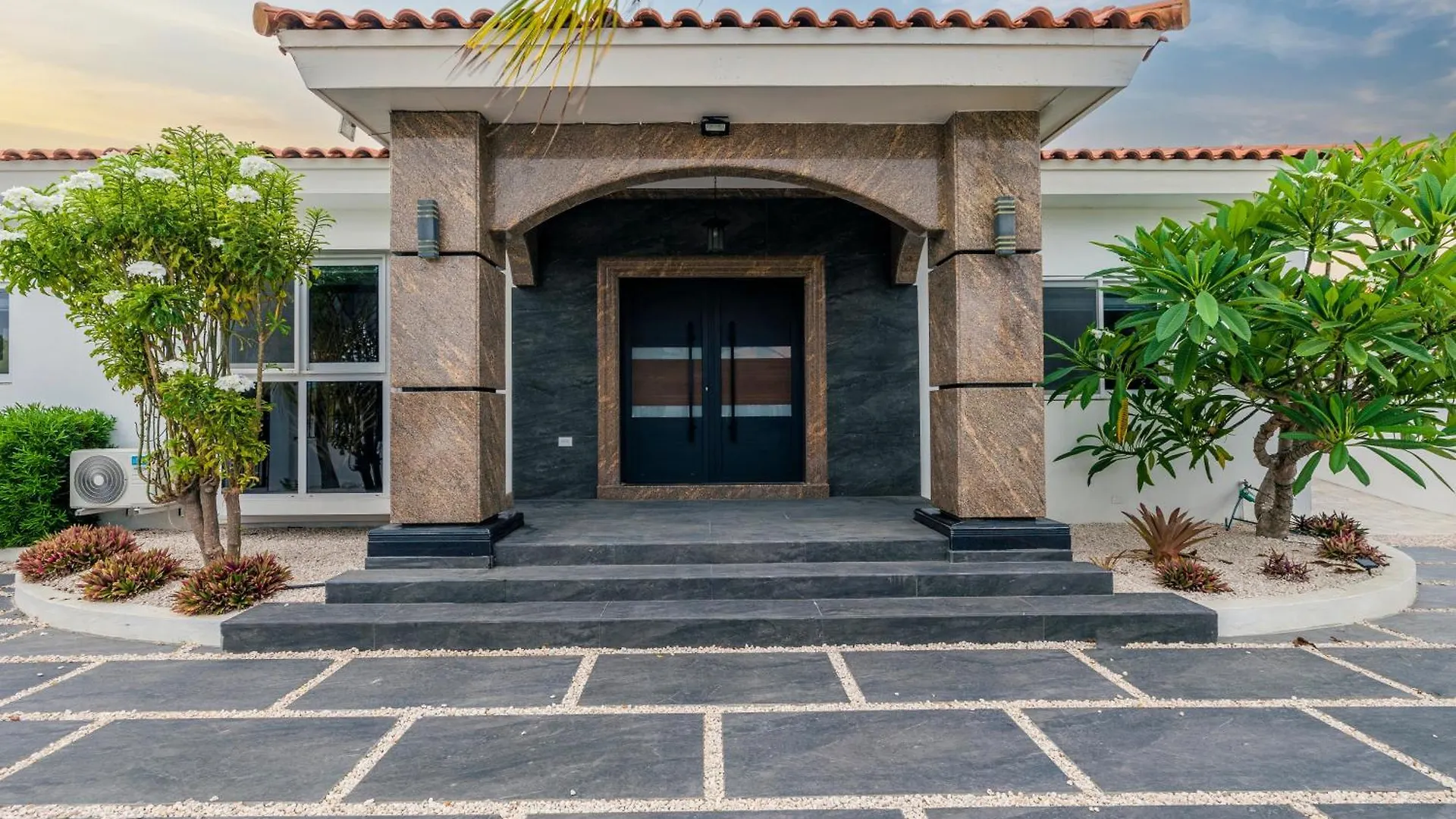 Salina Breeze Sea View Villa & Rooftop By Bocobay Palm Beach