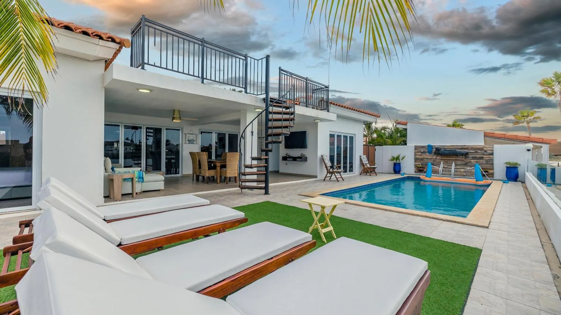 Salina Breeze Sea View Villa & Rooftop By Bocobay Palm Beach