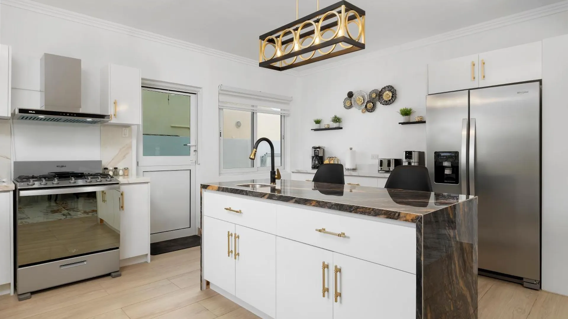 Salina Breeze Sea View Villa & Rooftop By Bocobay Palm Beach