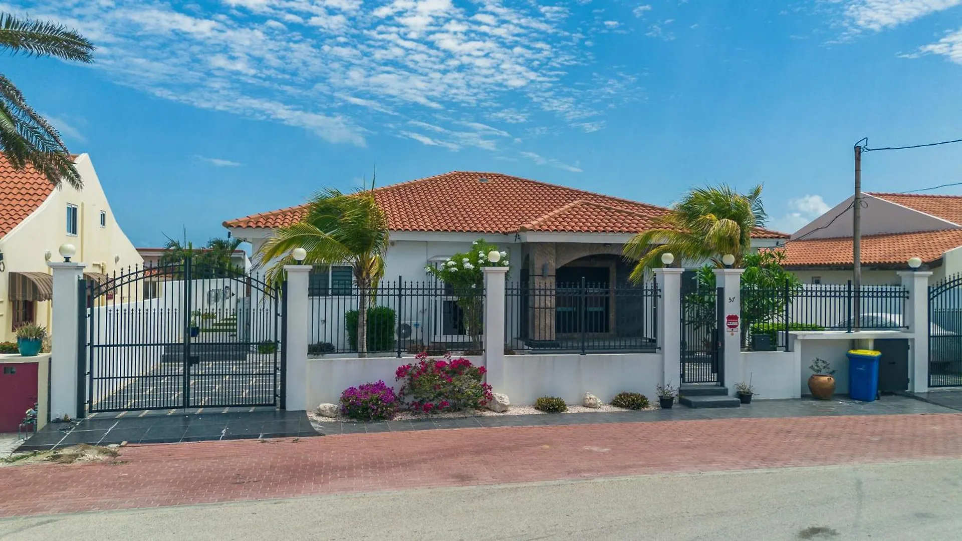 Salina Breeze Sea View Villa & Rooftop By Bocobay Palm Beach